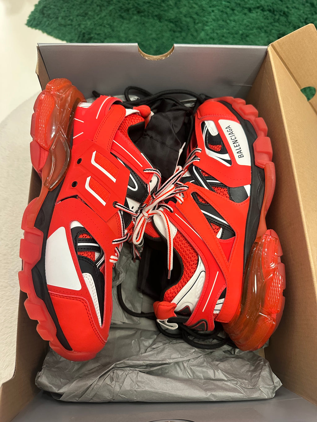 Balenciaga Track Sneaker Clear
Sole Red