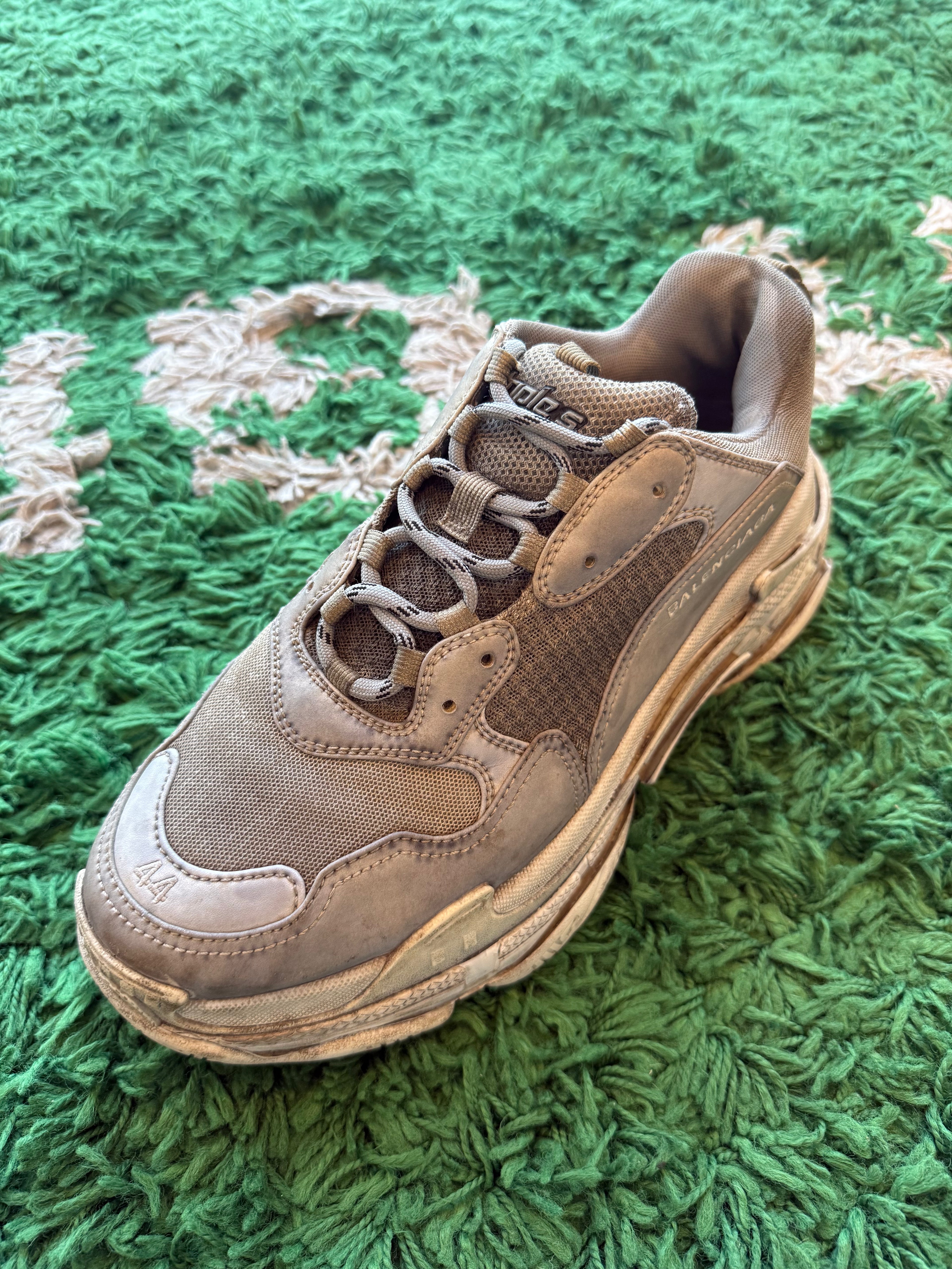 Balenciaga Triple S Light